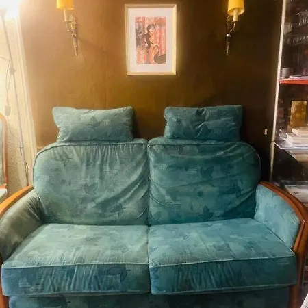 Cozy Near Notre-dame 파리